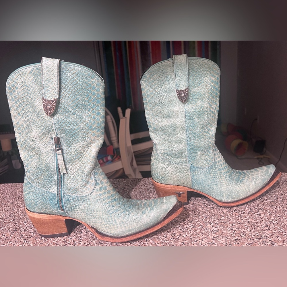 Lane mid length cowboy boots, mint light turquoise , size 11 used